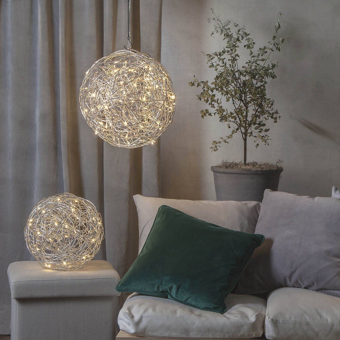 Boule lumineuse pour décoration jardin, fête, mariage, café, restaurant...